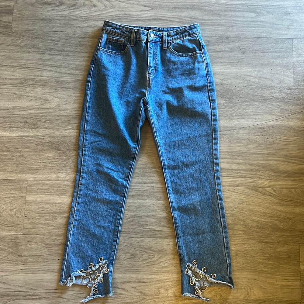 High Waist Mom Jean EMBELLISHED with metal bottoms
